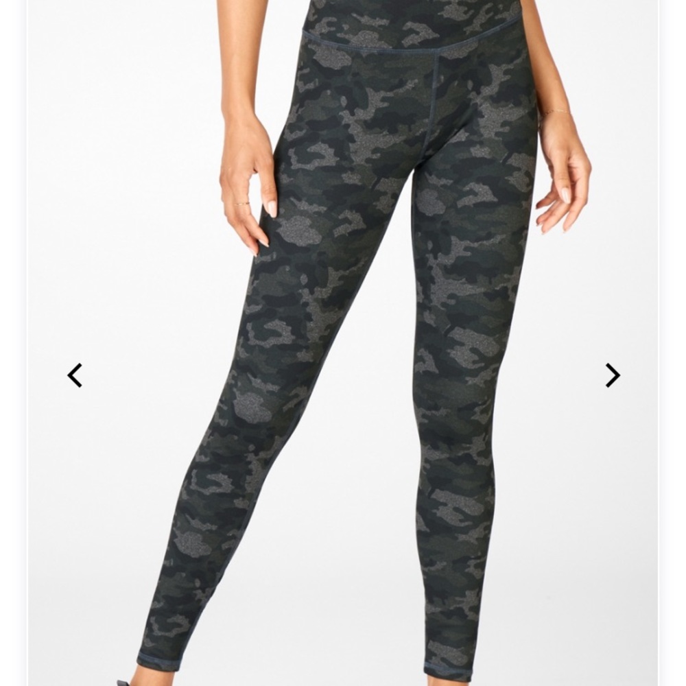 Fabletics army cameo active leggings